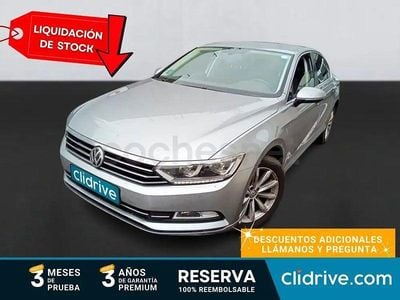 Usado VW Passat Advance 120 CV (88 kW) 2018 Amarillo Berlina