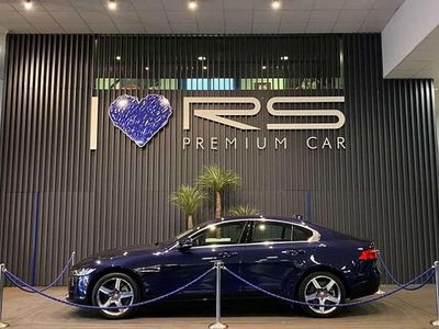 Azul Usado 2016 Jaguar XE Berlina | 20.990 € (Un poco caro)