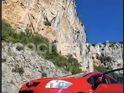 Usado Toyota Auris 90 CV (66 kW) 2008 Rojo Utilitario