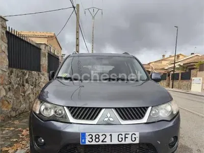 Usado Mitsubishi Outlander Intense+ 140 CV (102 kW) 2008 Gris / plata SUV