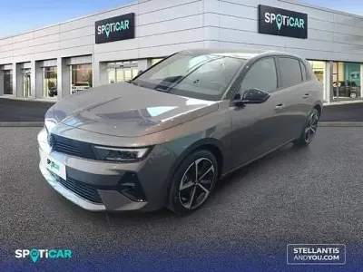 Usado Opel Astra 130 CV (95 kW) 2025 Gris / plata Utilitario