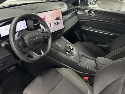 Usado Lynk & Co 01 280 CV (205 kW) 2026 Negro onyx m. c717e SUV