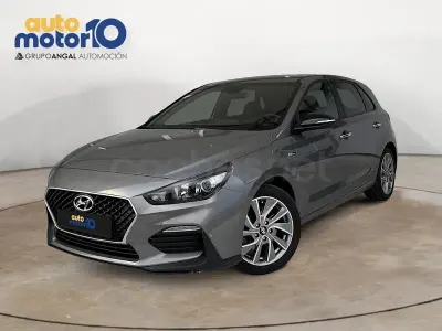 Usado Hyundai i30 N Line 120 CV (88 kW) 2019 Gris Berlina