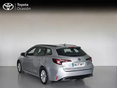 Usado Toyota Corolla Active 140 CV (102 kW) 2025 Gris Familiar