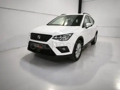 Usado Seat Arona Reference 95 CV (69 kW) 2020 Blanco SUV