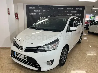 Usado Toyota Verso Comfort 112 CV (82 kW) 2016 Blanco Monovolumen