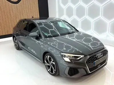 Usado Audi A3 S-Line 150 CV (110 kW) 2023 Gris / plata Berlina
