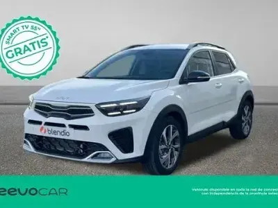 Usado Kia Stonic GT-Line 100 CV (73 kW) 2024 Blanco SUV
