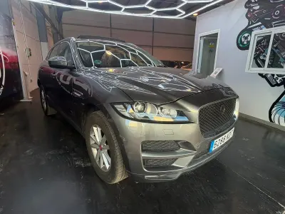 Usado Jaguar F-Pace Prestige 180 CV (132 kW) 2017 Gris SUV
