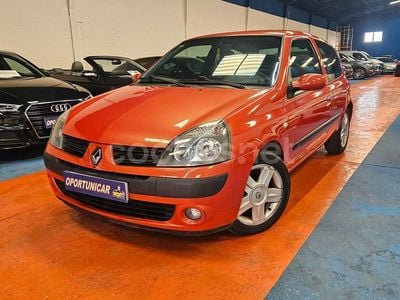 Usado Renault Clio II 80 CV (58 kW) 2004 Naranja Berlina