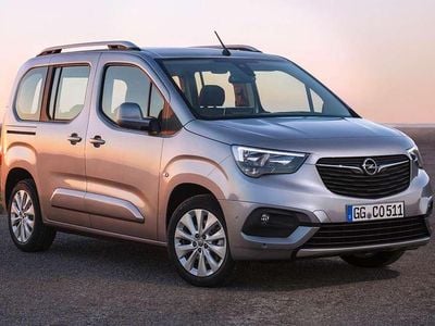 Usado Opel Combo Life Innovation 131 CV (96 kW) 2020 Azul Monovolumen