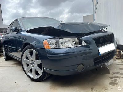 Azul Usado 2005 Volvo S60 Momentum Berlina | 2950 € (Un poco caro)