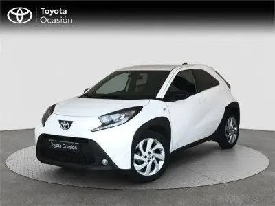 Usado Toyota Aygo X Play 72 CV (52 kW) 2024 Blanco SUV