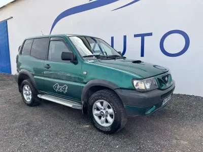 Usado Nissan Terrano Comfort 125 CV (91 kW) 2000 Verde SUV