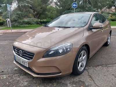 Usado Volvo V40 Kinetic 115 CV (84 kW) 2014 Beige Berlina
