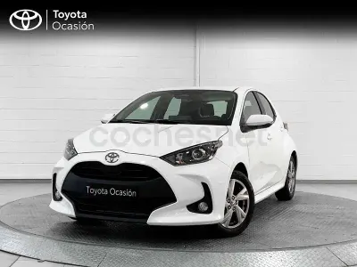 Begagnad Toyota Yaris Hybrid Active 116 HK (85 kW) 2025 Vit Sedan