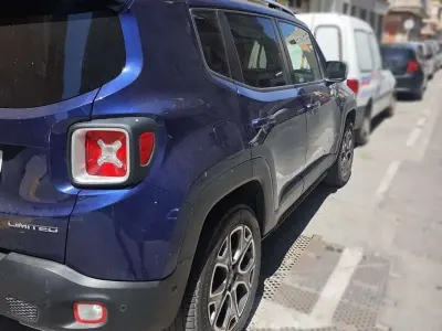 Usado Jeep Renegade Limited 140 CV (102 kW) 2016 Azul SUV