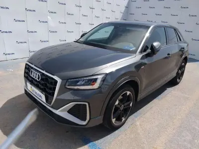 Usado Audi Q2 S-Line 150 CV (110 kW) 2022 Gris SUV