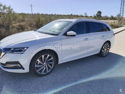 Usado Skoda Octavia Style 204 CV (150 kW) 2021 Blanco Familiar