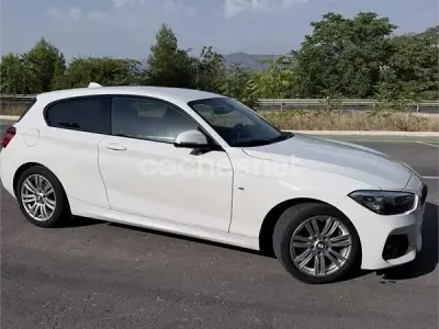 Usado BMW 118 Comfort Edition 136 CV (100 kW) 2017 Blanco Berlina