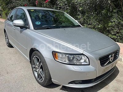 Gris / plata Usado 2011 Volvo S40 Business Edition Berlina | 5500 €