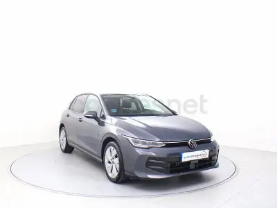 Usado VW Golf VIII 115 CV (84 kW) 2025 Gris / plata Berlina