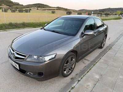 Usado Honda Accord Executive 140 CV (102 kW) 2008 Gris / plata Berlina