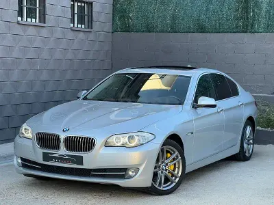 Usado BMW 528 Comfort Edition 245 CV (180 kW) 2013 Gris / plata Berlina