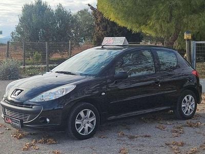 Usado Peugeot 206 60 CV (44 kW) 2010 Negro Utilitario
