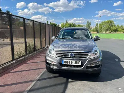 Usado SsangYong Rexton 155 CV (114 kW) 2015 Gris / plata SUV