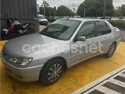 Usado Peugeot 306 70 CV (51 kW) 1999 Gris / plata Berlina