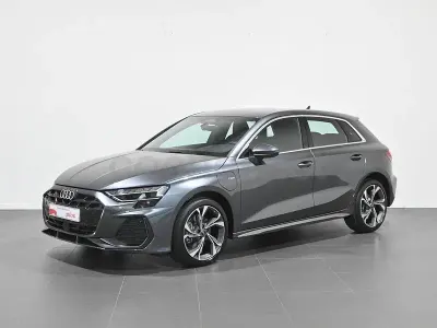 Usado Audi A3 S-Line 204 CV (150 kW) 2025 Gris / plata Berlina
