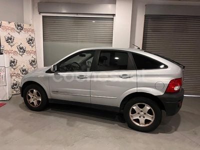 Usado Ssangyong (KGM) Actyon Limited 141 CV (103 kW) 2008 Gris / plata SUV