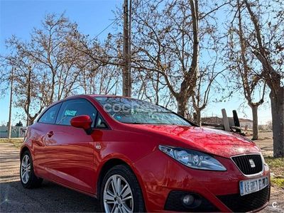 Usado Seat Ibiza SC 90 CV (66 kW) 2010 Rojo Utilitario