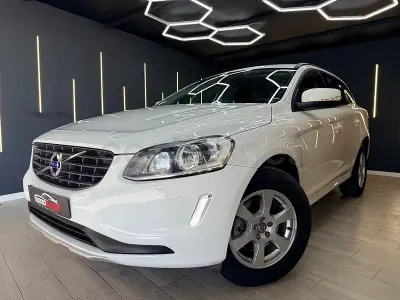 Usado Volvo XC60 Momentum 150 CV (110 kW) 2017 Blanco SUV