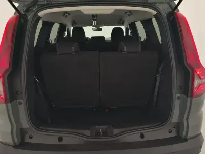 Usado Dacia Jogger Expression 110 CV (80 kW) 2024 Verde Monovolumen