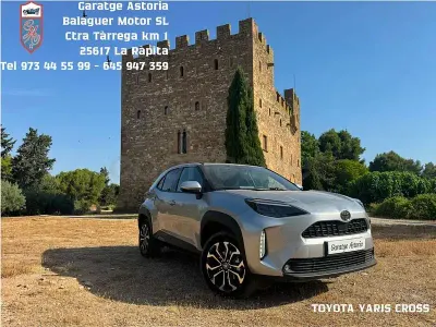 Usado Toyota Yaris Cross Style 130 CV (95 kW) 2025 Gris / plata SUV