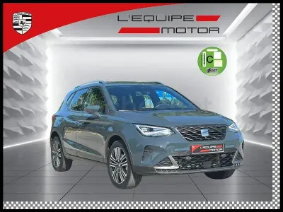 Usado Seat Arona FR 115 CV (84 kW) 2025 Gris / plata SUV