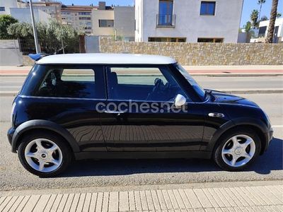 Usado Mini ONE 90 CV (66 kW) 2003 Negro Utilitario