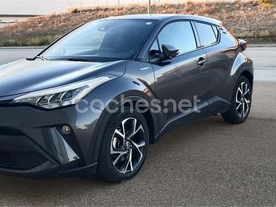Usado Toyota C-HR Advance 184 CV (135 kW) 2022 Gris / plata SUV