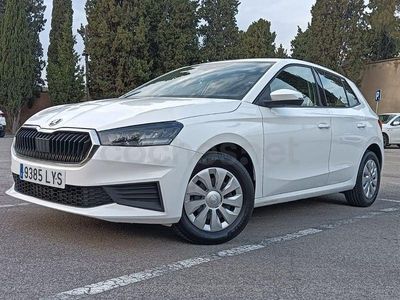 Usado Skoda Fabia Active 80 CV (58 kW) 2022 Blanco Berlina