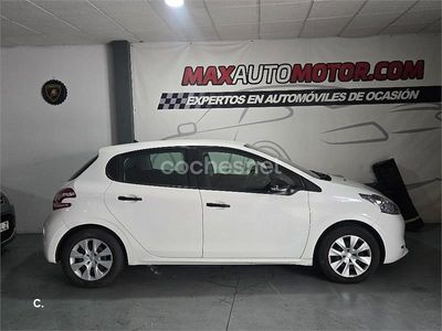 Blanco Usado 2013 Peugeot 208 Active Utilitario | 4999 € (Precio justo)