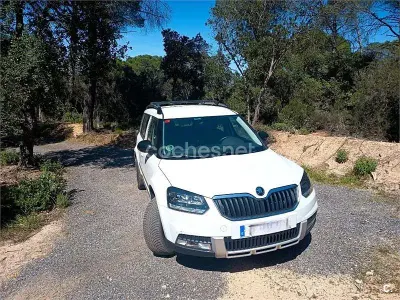 Usado Skoda Yeti 110 CV (80 kW) 2017 Blanco SUV