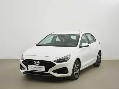 Usado Hyundai i30 96 HP (70 kW) 2025 Branco Sedan