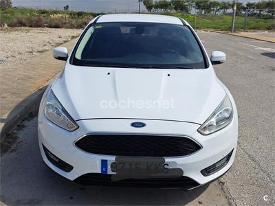 Usado Ford Focus Trend 125 CV (91 kW) 2018 Blanco Berlina