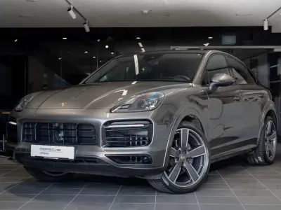 Usado Porsche Cayenne Platinum Edition 462 CV (339 kW) 2022 Gris SUV