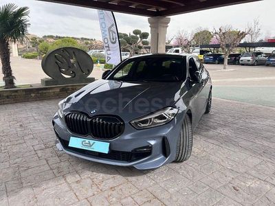 Usado BMW 118 M Sport 150 CV (110 kW) 2024 Gris / plata Utilitario