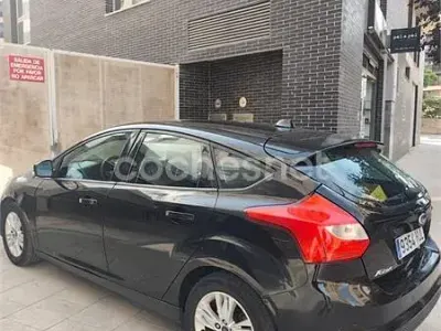 Usado Ford Focus Trend 95 CV (69 kW) 2012 Negro Berlina