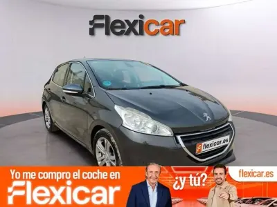 Usado Peugeot 208 Allure 120 CV (88 kW) 2015 Gris Utilitario