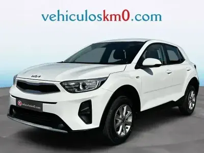 Usado Kia Stonic 84 HP (61 kW) 2023 Branco SUV